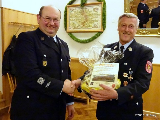 JHV 2015 Ehrung Manfred Peetz für 40 Jahre Mitgliedschaft im Feuerwehrverein
